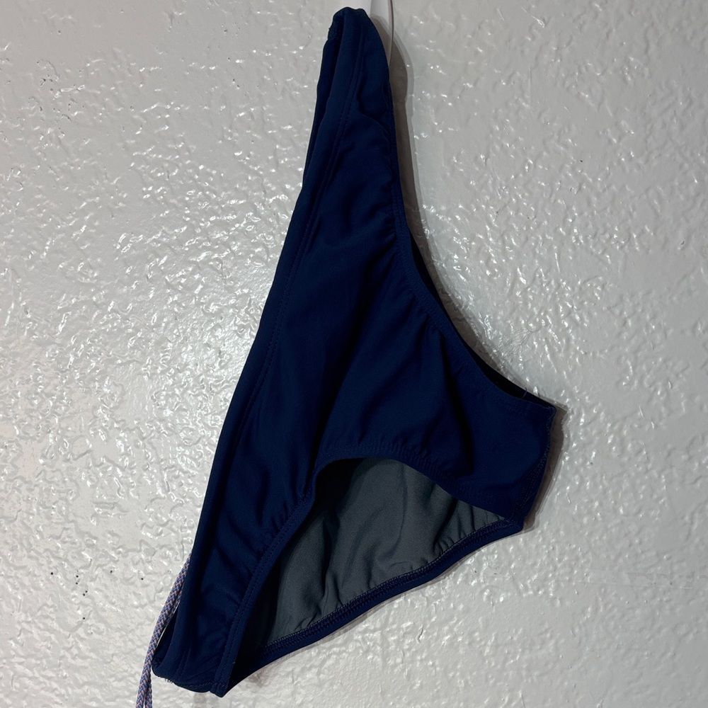 Jolyn Andy women’s large navy Andy swimsuit bikini‎ bottom 
Inner drawstring